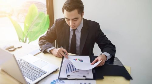 Investors' Expectations in Crypto and VC Funding