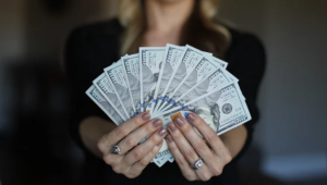 how much do snooker referees get paid