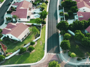 how much do estate agents earn