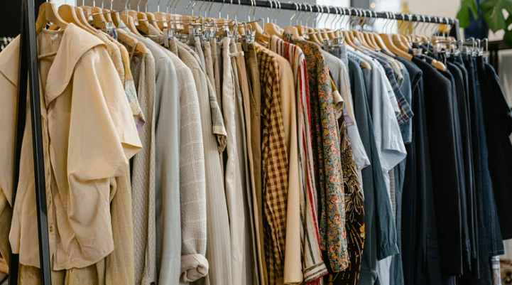 how to start a clothing business with buying wholesale