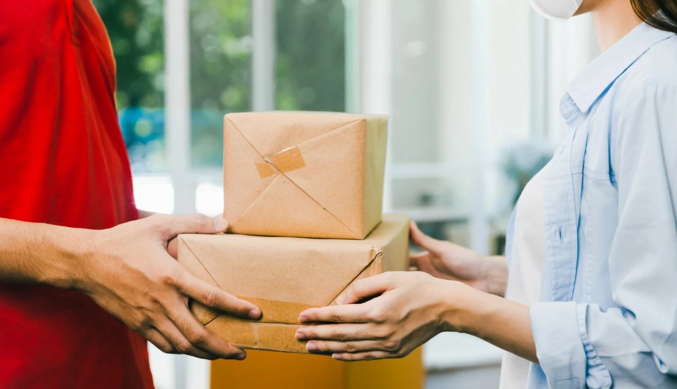 does-royal-mail-deliver-on-bank-holiday-2025-royal-mail-holiday