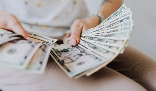 How Does the Starting Salary for Teachers Vary Across Regions