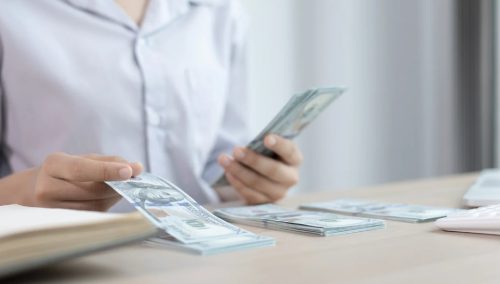 how much do solicitors charge to sell a house