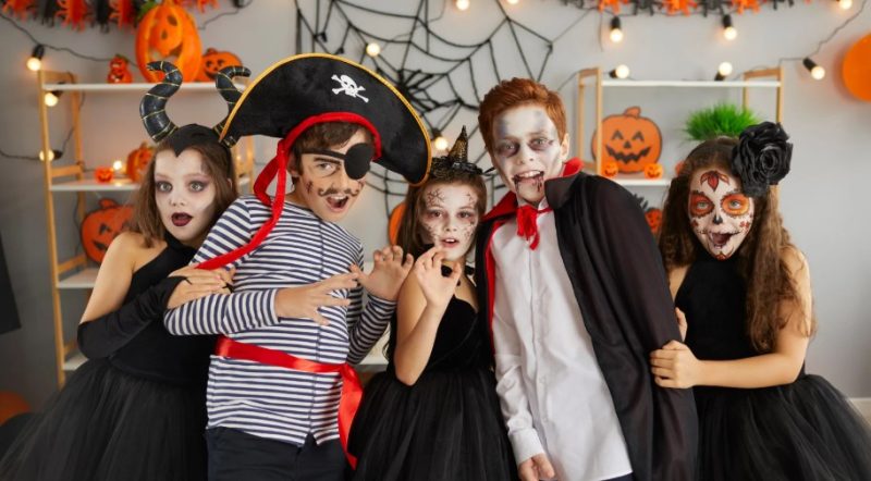 best accessories for fancy dress