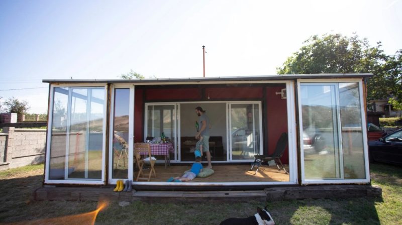 pros and cons of living in shipping container home