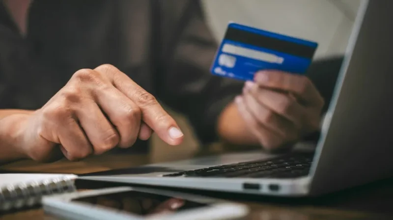 why uk consumers prefer credit cards for online spending